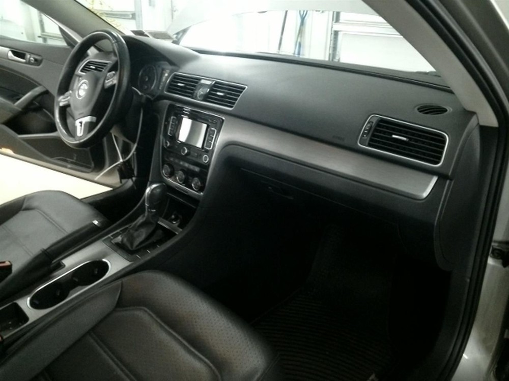 PASSAT 2014 High Mounted Stop Light 104805528