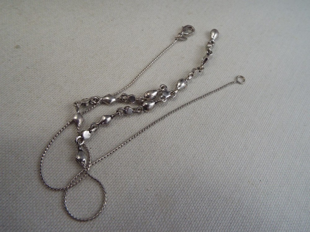AVON Silvertone Rhinestone Drop Necklace (J5)