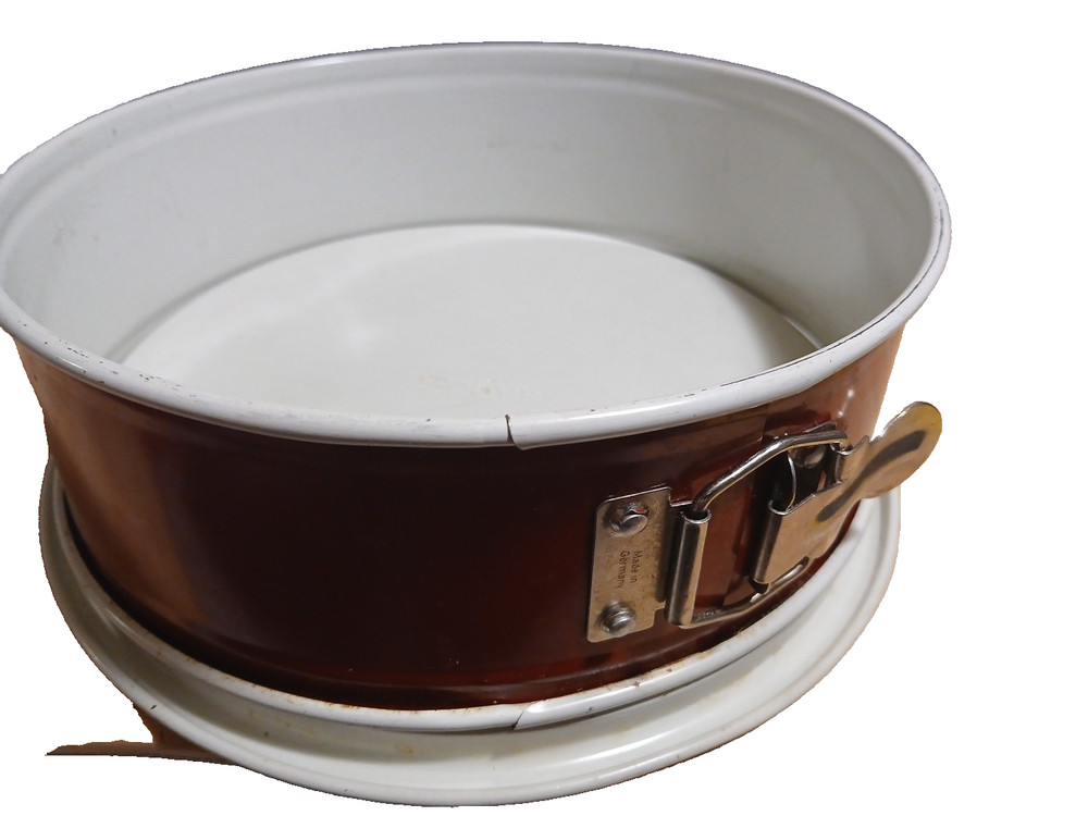 Cake Pan-Red-Round-9 inch Spring Form-Nordic Ware-Used