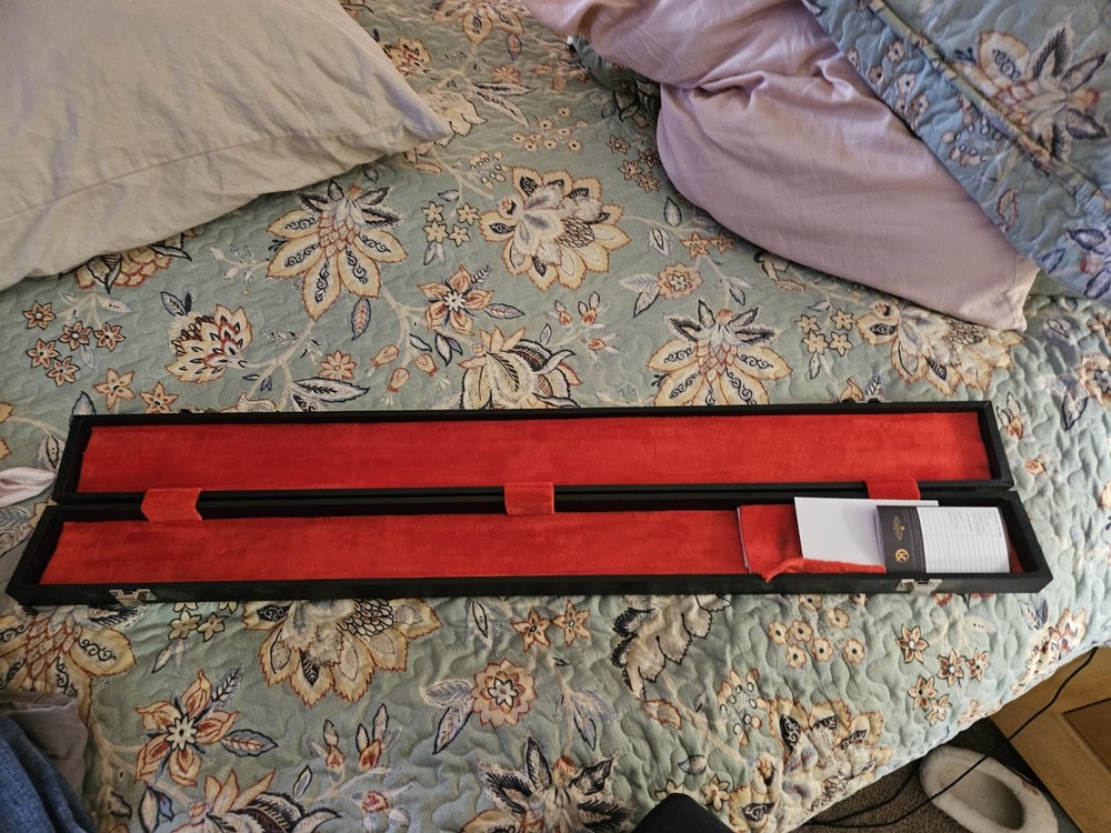 KONLLEN Brand Billiard Cue Case. Black. Hard Shell.