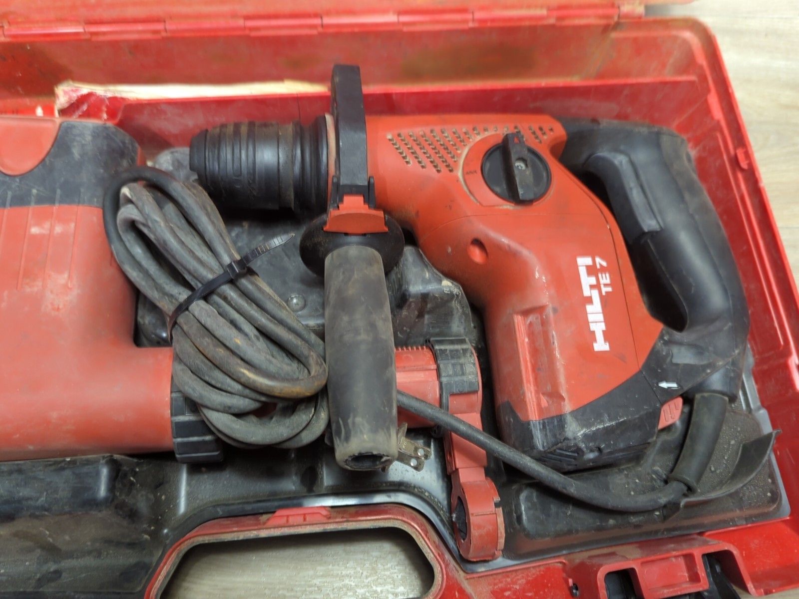 Hilti TE7 DRS Hammer Drill SDS Rotary Hammer with TE DRS-M01 Dust collector
