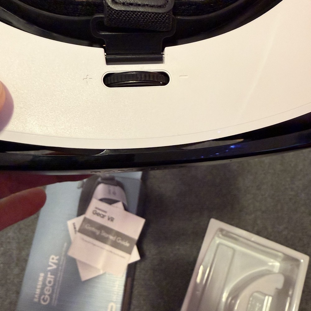 Samsung Gear VR Oculus 2015 Virtual Reality Headset for Note5/ S6/ S7/ Edge