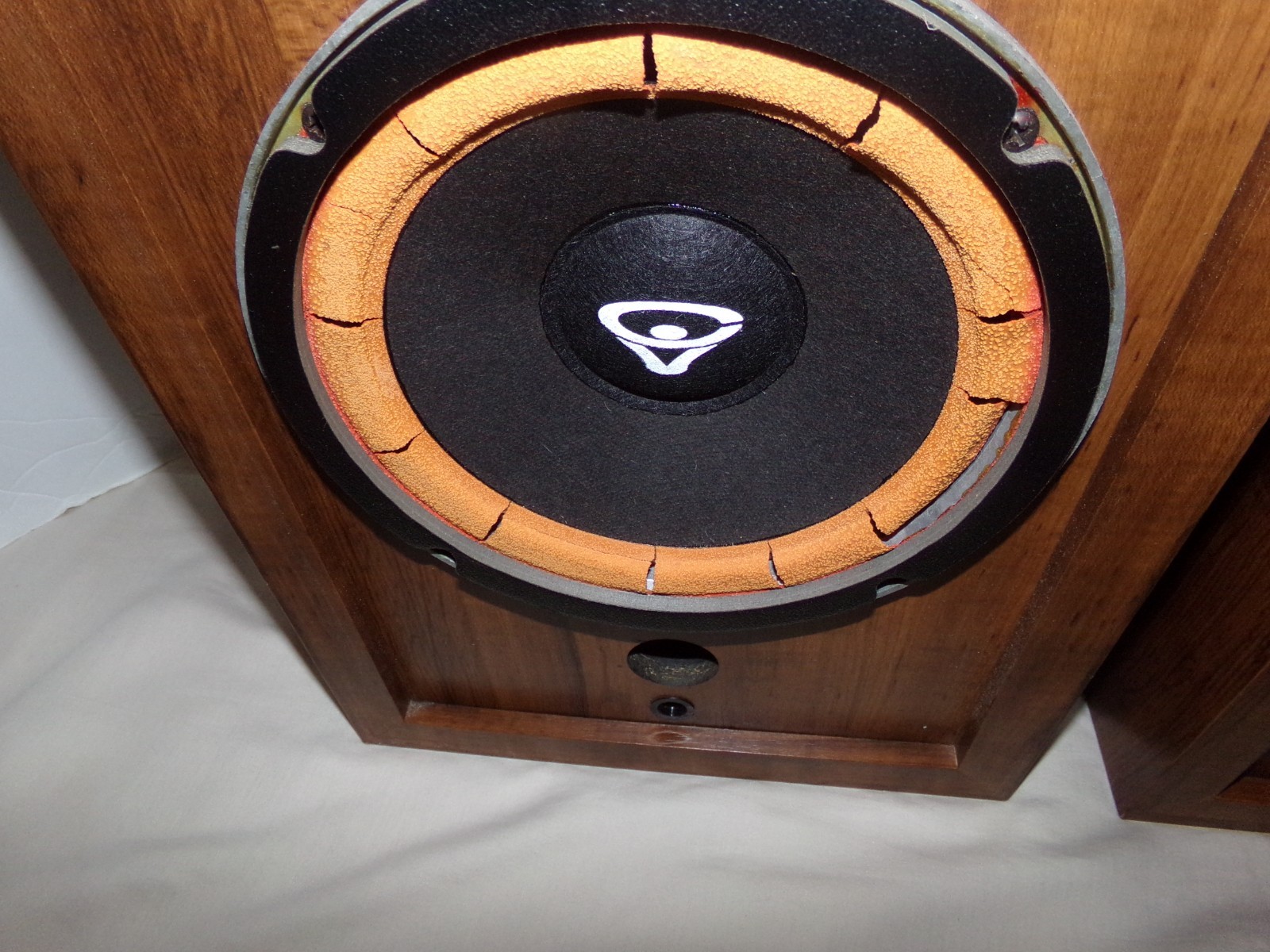 Vintage 1980s CERWIN-VEGA Digital Series Speakers D-1 Made in USA