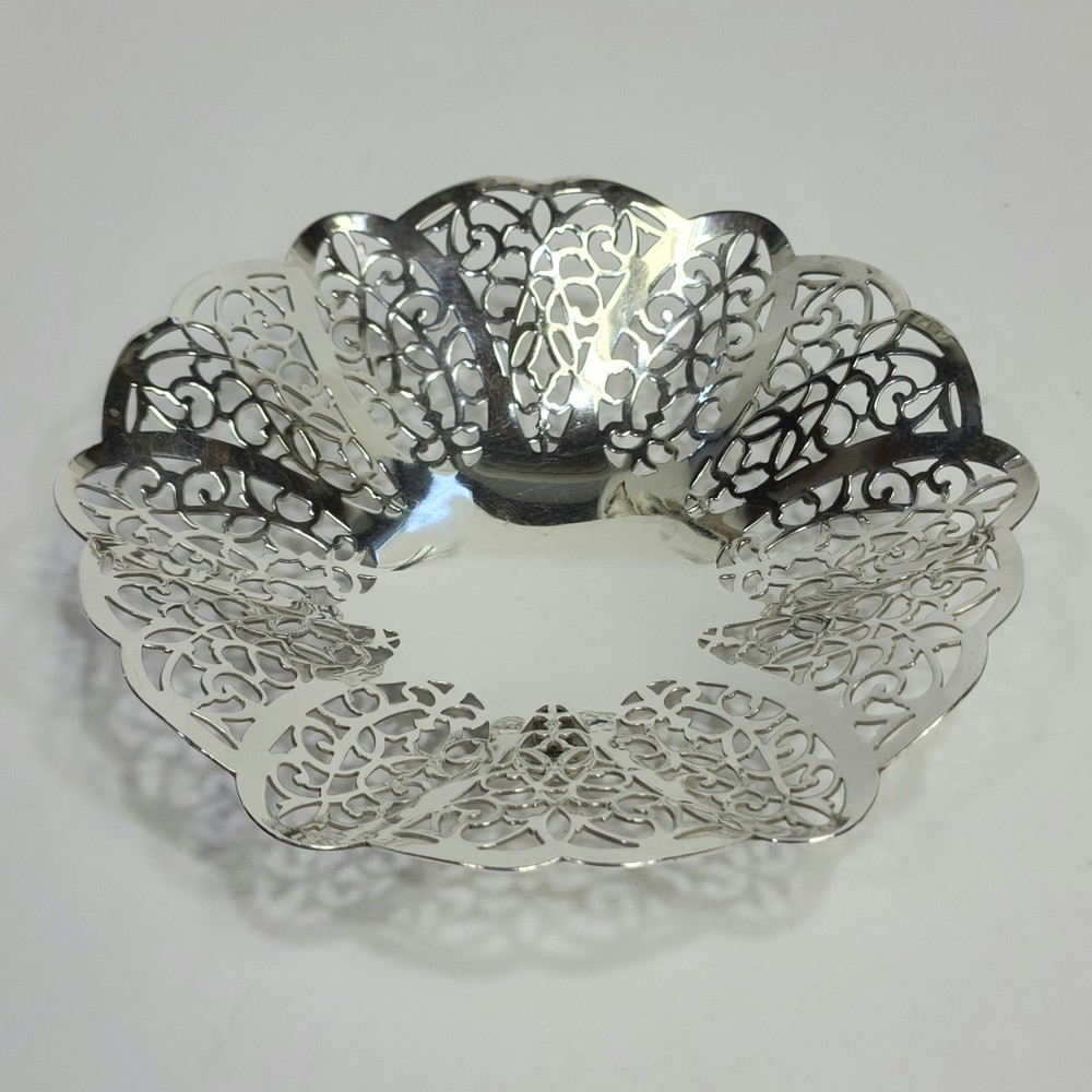 Vintage Lovelace Silver Plate Reticulated Candy Dish Ruffled Edges, Footed