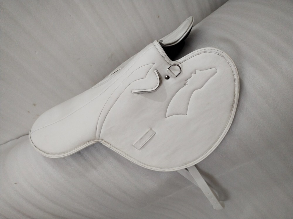 White Synthetic Race Exercise Tack Saddle Light Weight With Stirrup & Strap.