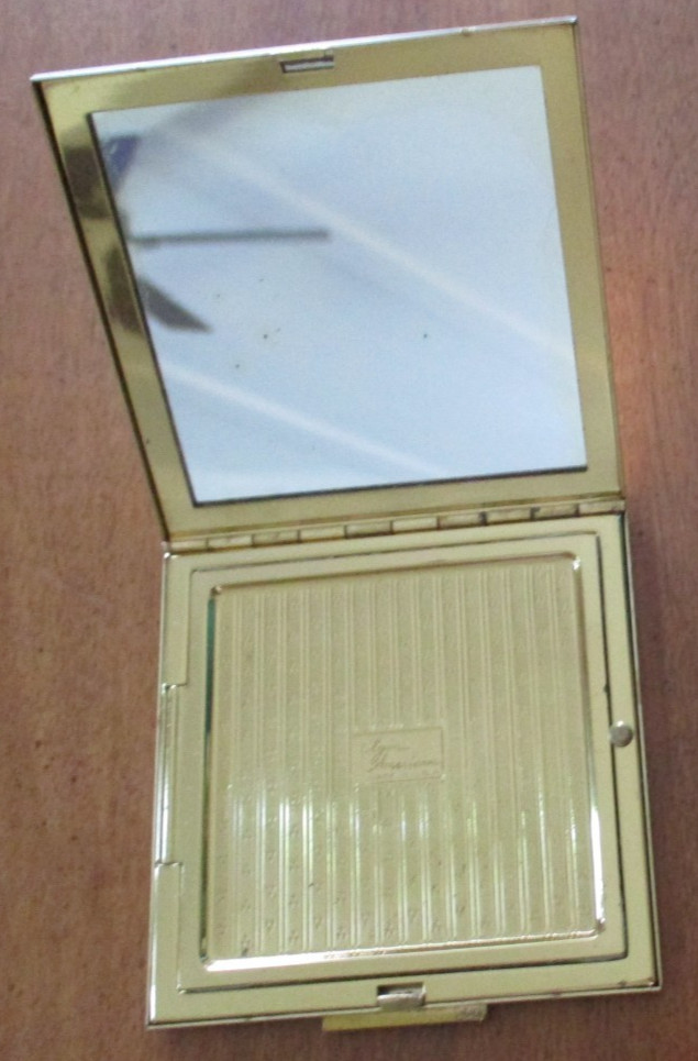 Vintage Womens Elgin American Powder Compact w/Box