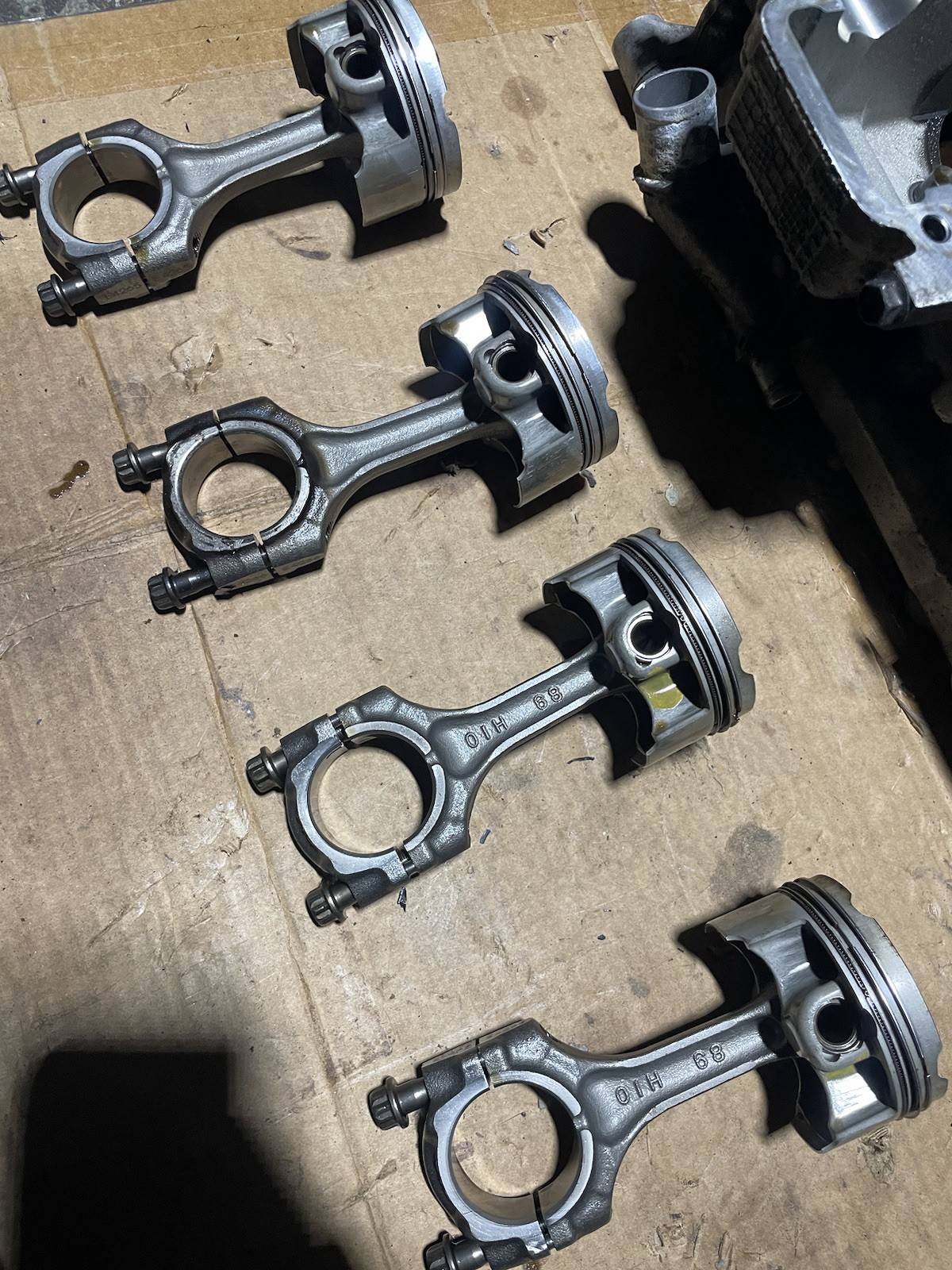 2009 08 09 Suzuki GSXR 600 GSXR600 Crankcase Case Engine Motor Block Piston Lot