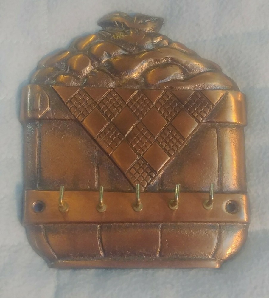 Pfaltzgraff 1995  Metal Key Hook Wall Mount Decor Fruit basket  5 hook