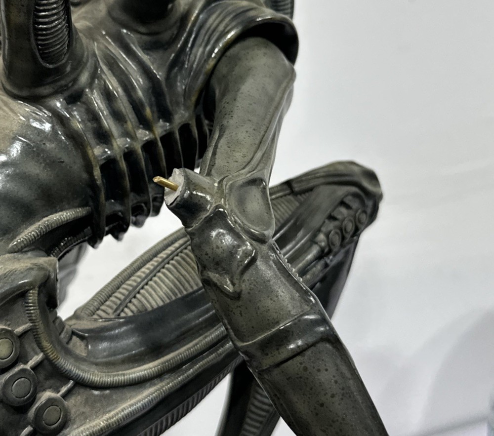 Sideshow Aliens Warrior 1/4 Maquette Premium Format SSC Damaged