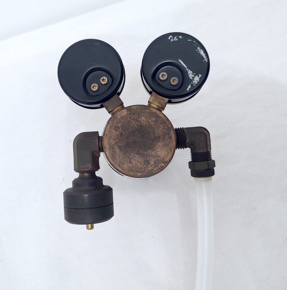 Puritan Bennett Pressure Regulator Model 30