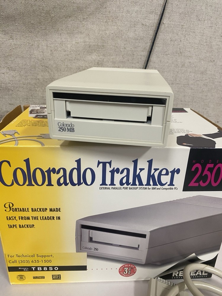 Colorado Trakker 250MB External Tape Backup System With BOX & Inserts
