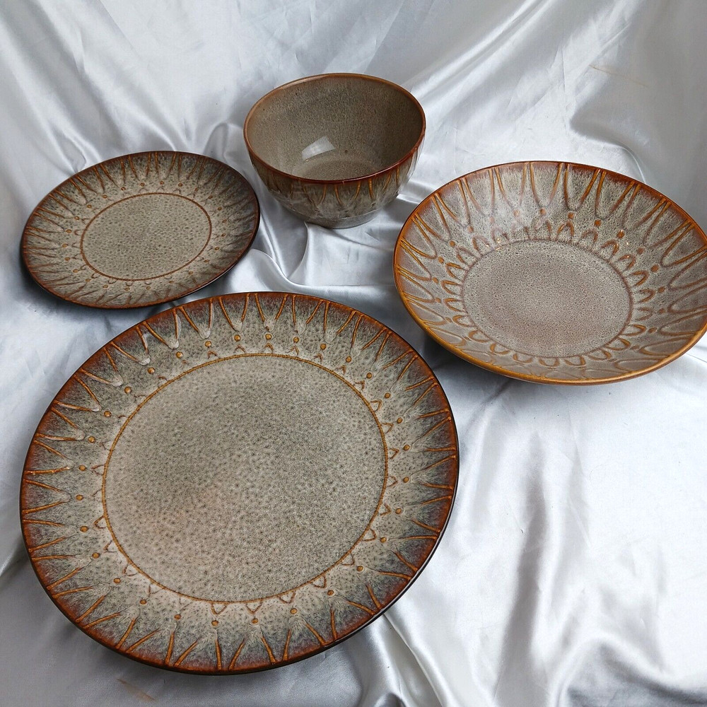 Laurie Gates Dinner Set (4 Piece) Brown