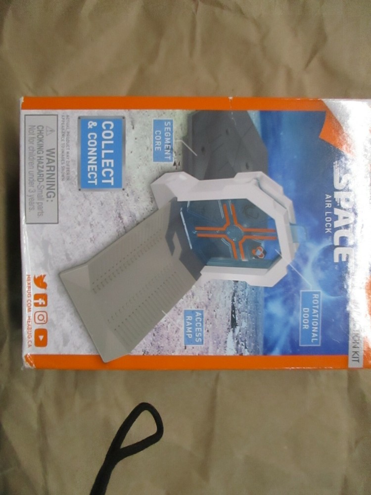 HEXBUG Nano Space Air Lock Construction Kit AGES 3+