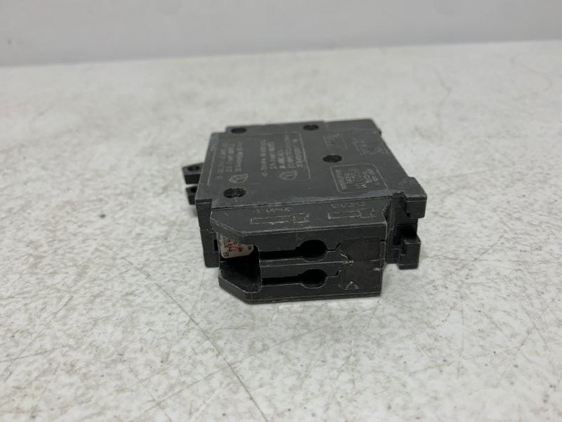 Square D HOMT2020 Circuit Breaker 20A 120/240V Tandem