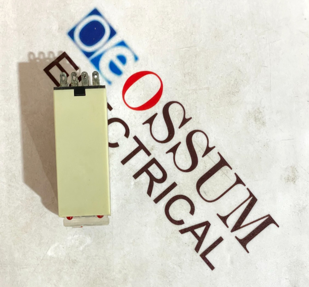 OMRON H3Y-4 SOLID STATE POWER ON DELAY TIMER 0-60S 220VAC FREE FAST SHIPPING