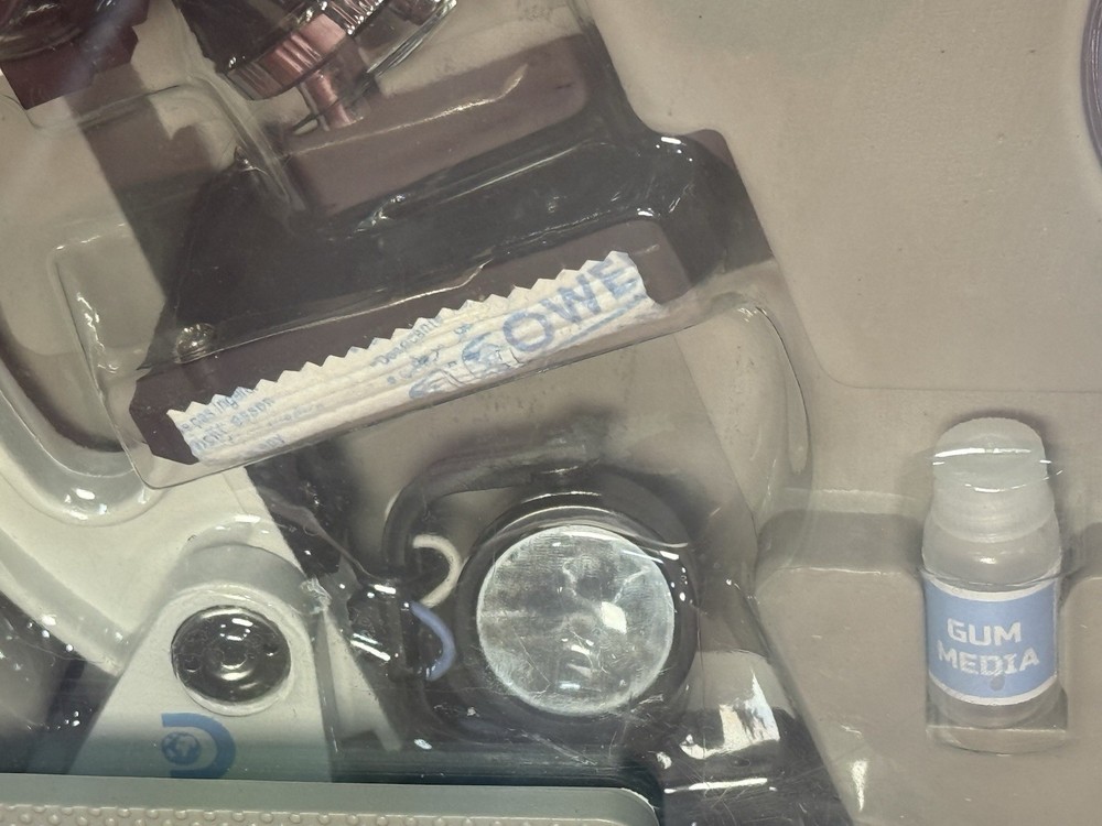 Discovery Microscope 48 Piece Set New Unused