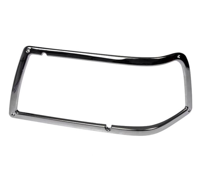 Peterbilt 385 Light Bezel 1607043L (710-10255)