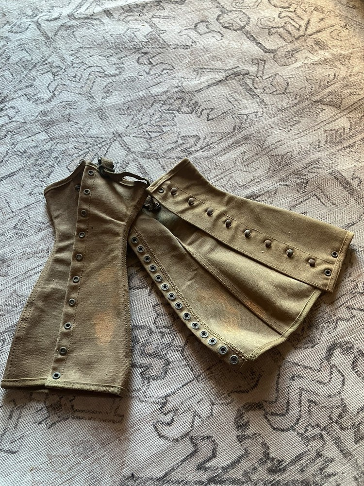 ORIGINAL WWII US ARMY UNIFORM CANVAS GAITERS ID'D SOLDIER
