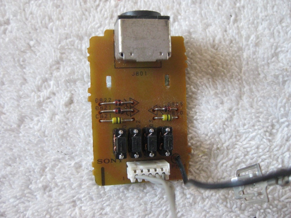 KEYBOARD INPUT JACK FOR A SONY CDP-CX270 CD CHANGER OEM PART