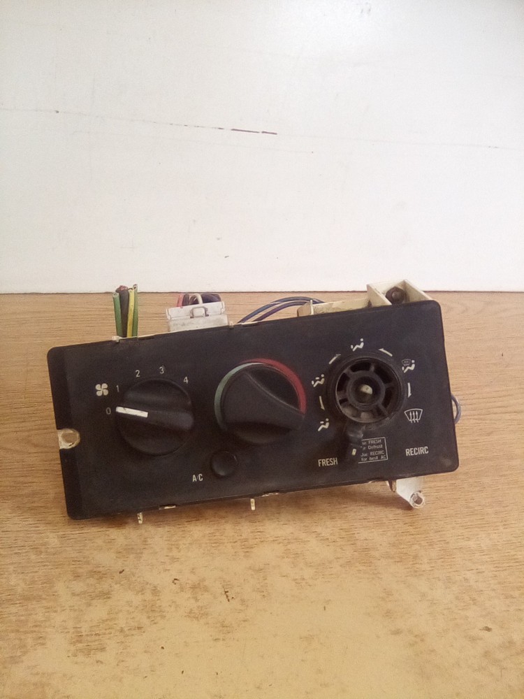 2004 Mack  OEM Climate Control "READ DESCRIPTION"