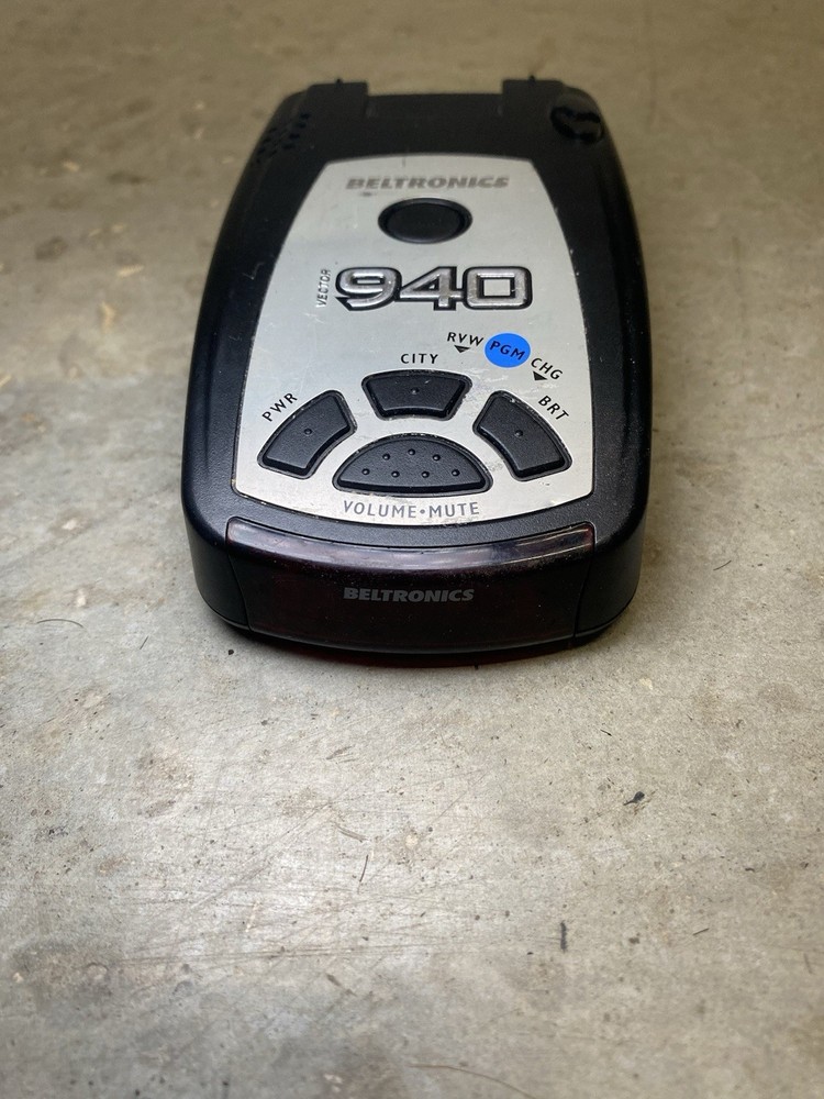Beltronics Vector 940 Radar Detector- with cord