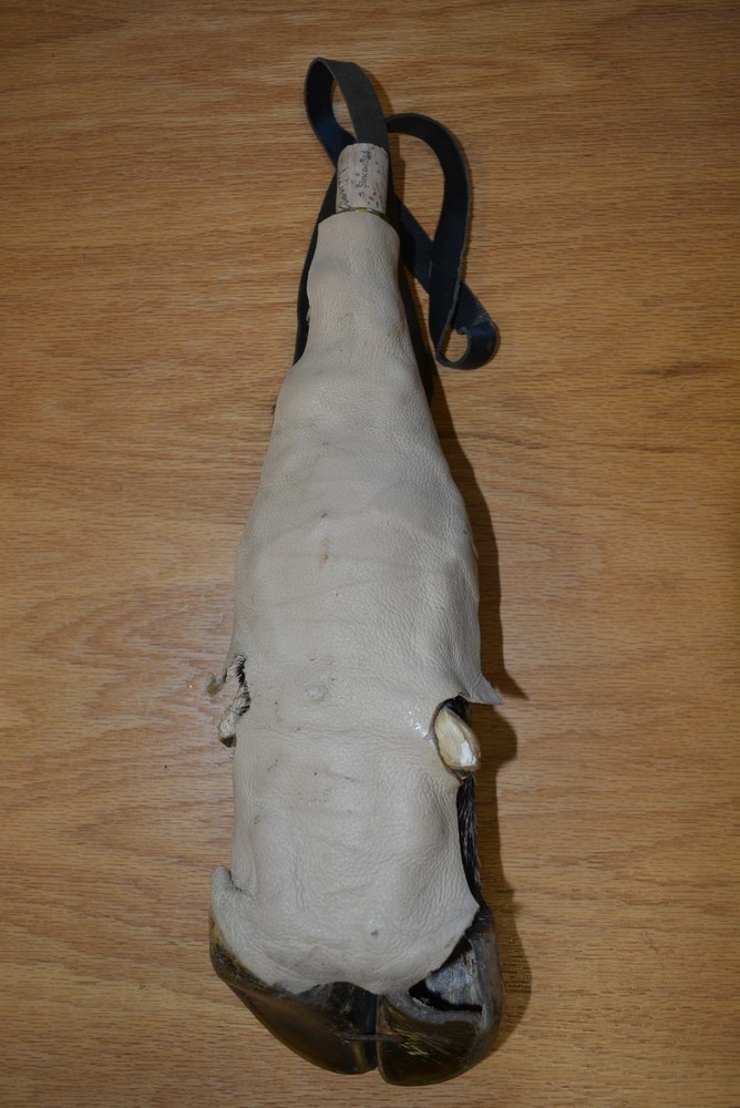 QUIRKY WINE BOTTLE HOLDER