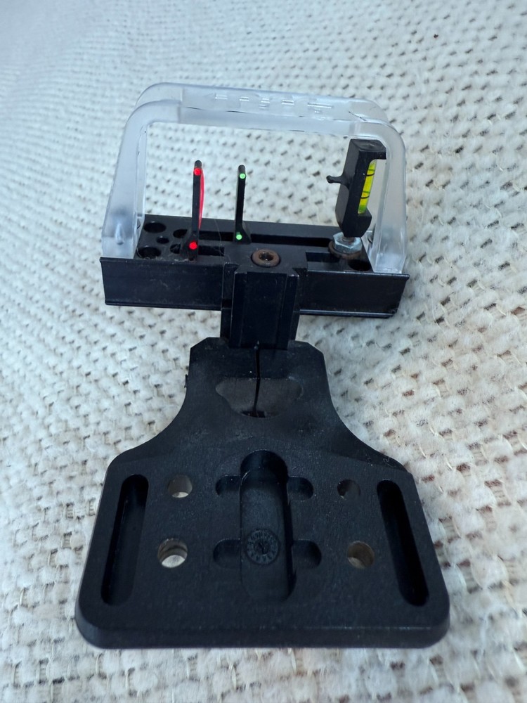 PSE Archery Sight with Level