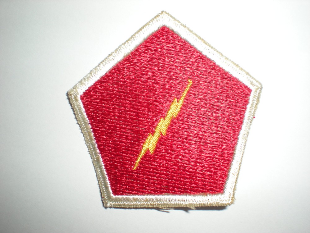 US ARMY 5TH REGIMENTAL COMBAT TEAM PATCH - LIGHTNING (REPRODUCTION)