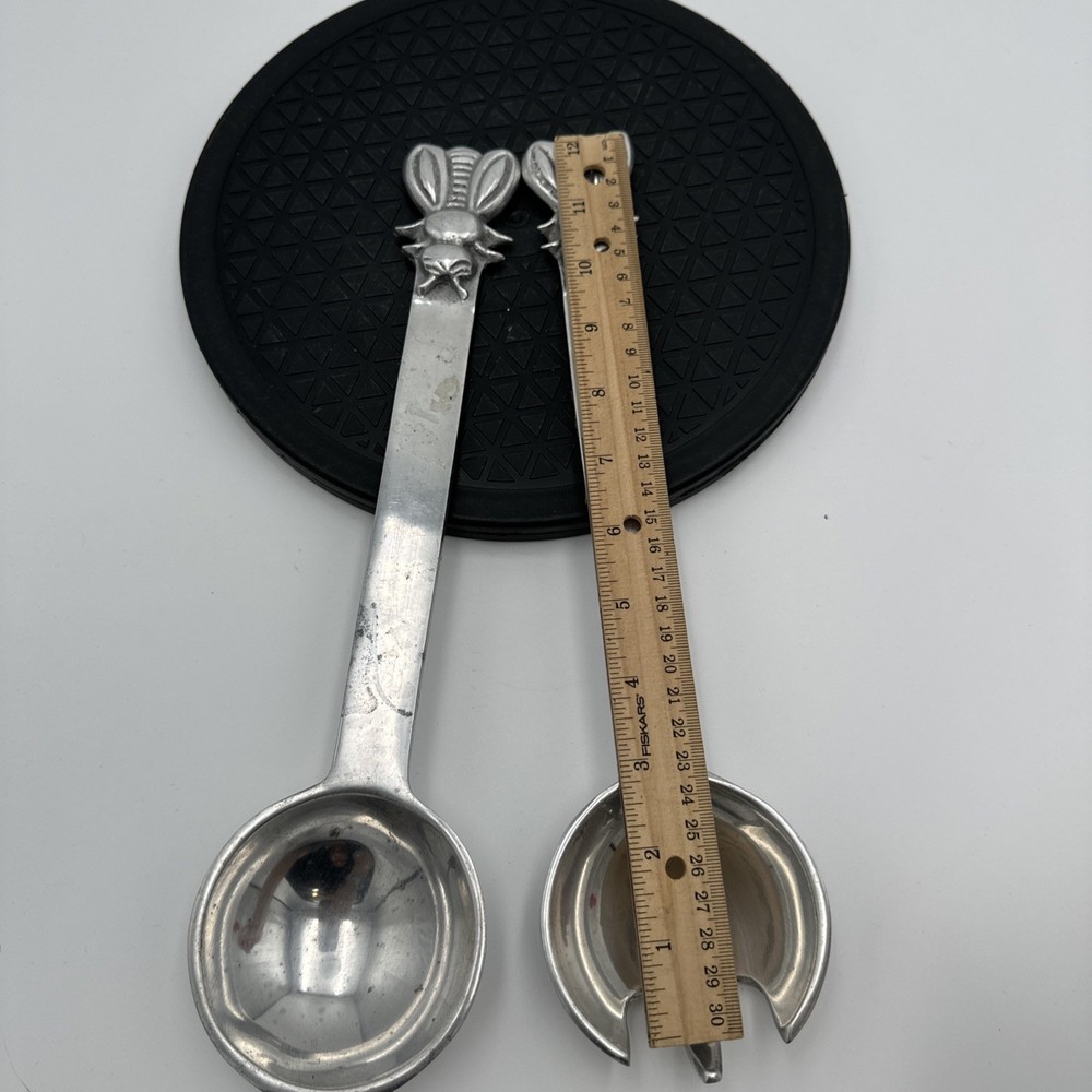 Cast Silvertone Metal Bee Salad Spoon and Fork Serving Set