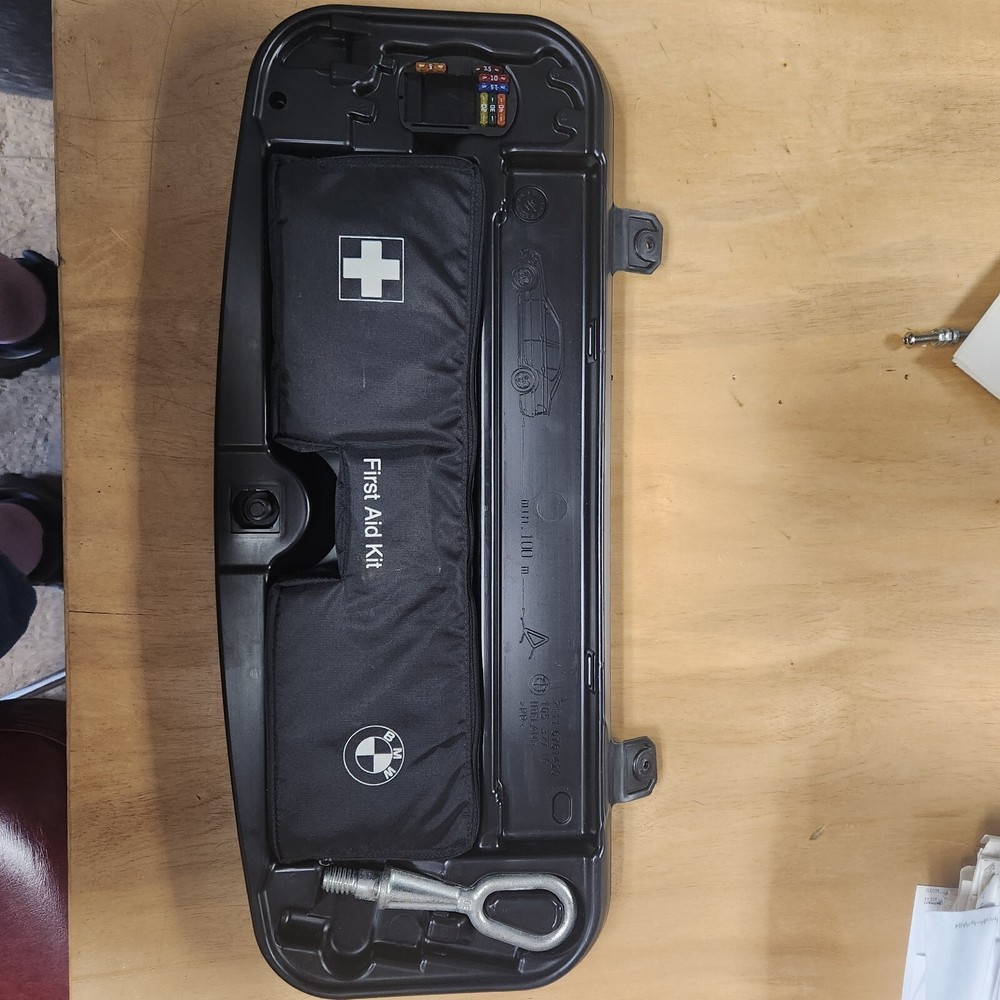 BMW emergency kit 7116761420