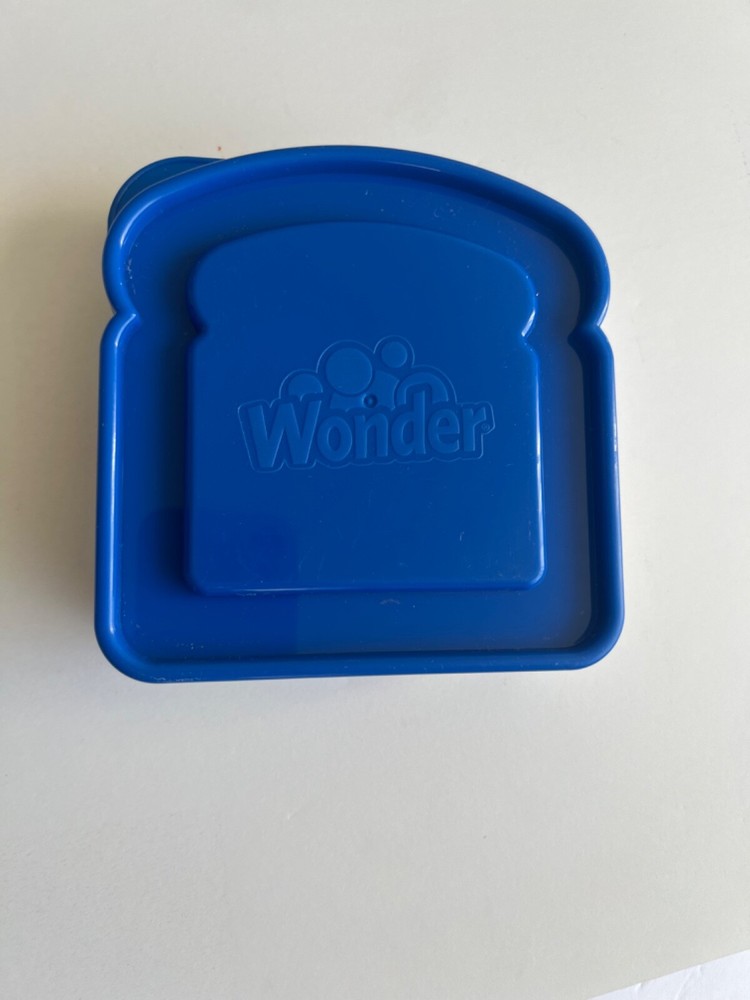 Fun Wonder Sandwich Box with Blue Lid