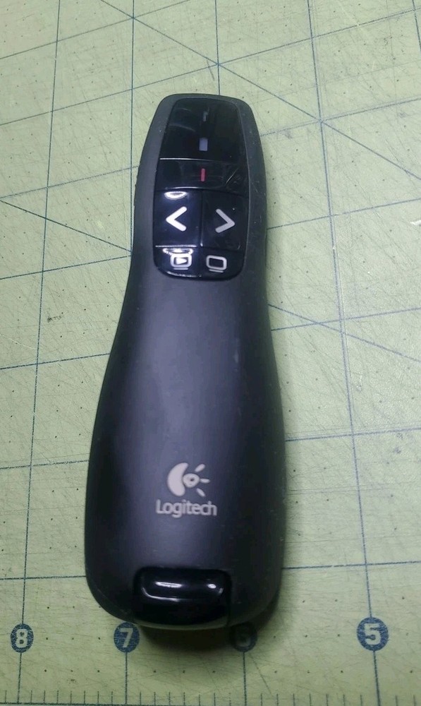 LOGITECH R0008 (R400) LASER Presentation Remote With Case