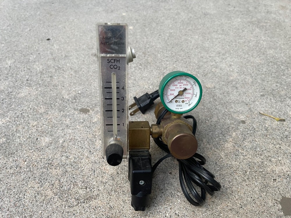 American Hydroponics CO2 Regulator with Solenoid and Flowmeter
