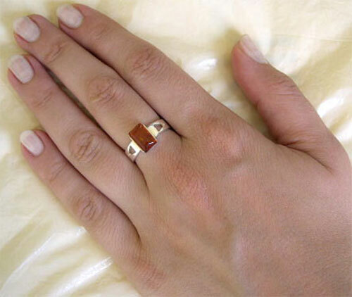 BALTIC HONEY AMBER & STERLING SILVER HANDMADE SOLITAIRE RING