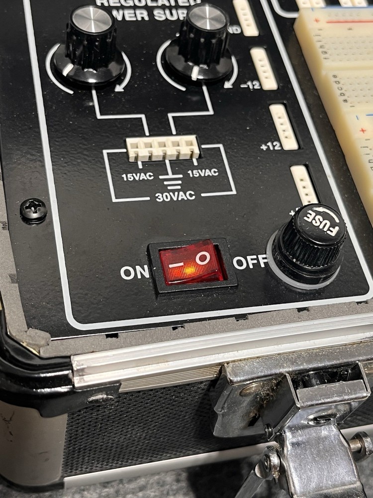 Elenco Electronics XK-700 Digital/Analog Trainer