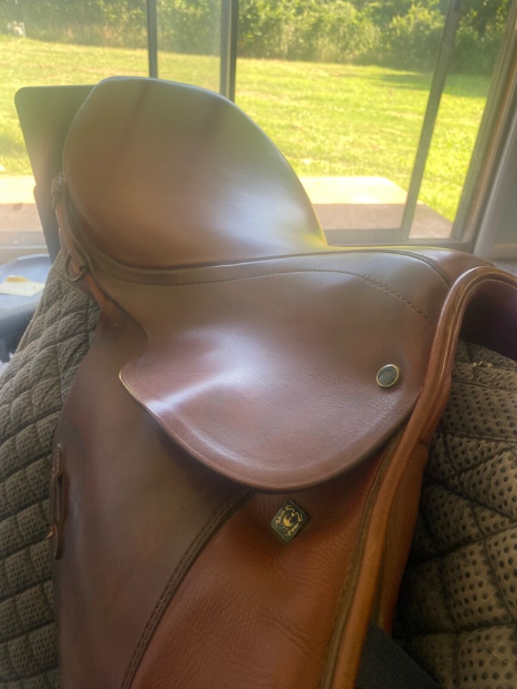 Stubben Edelweiss close contact/jumping saddle 17”