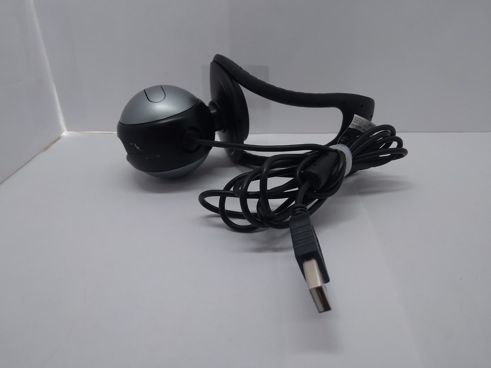 Logitech 1.3 Megapixel Webcam "Plug-and-play" Setup