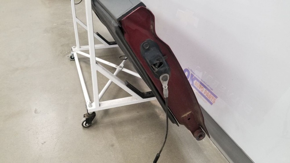 16 CHEVY SILVERADO 1500 LT TAIL GATE WITH BACK UP CAMERA MAROON