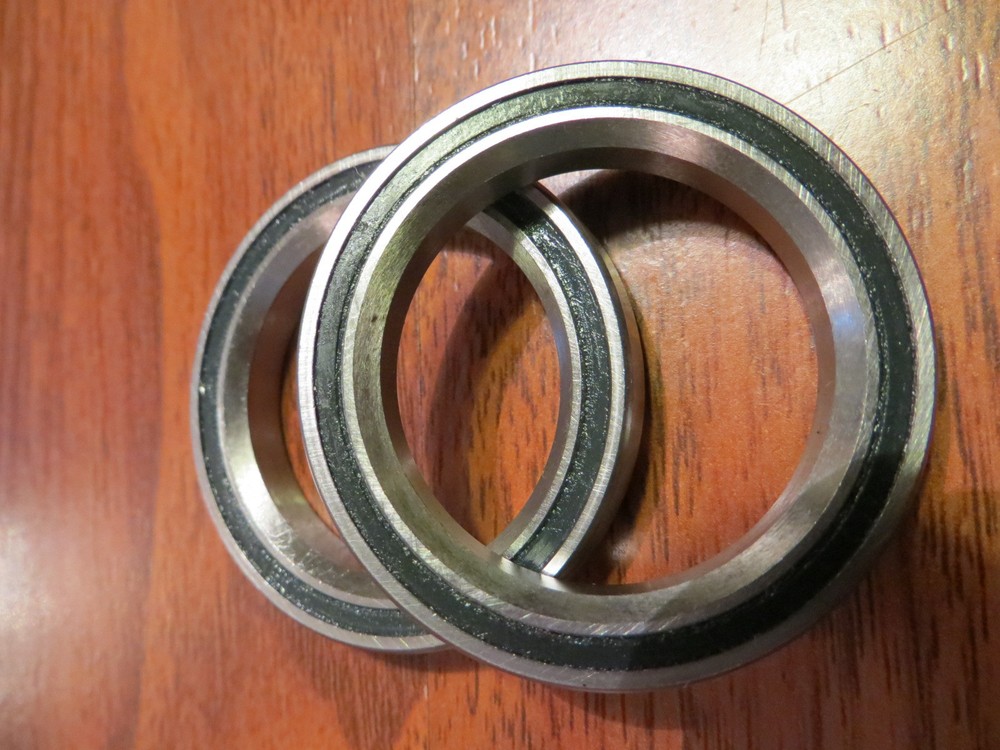 INTEGRATED HEADSET 1 1/8  BEARINGS SET (2)