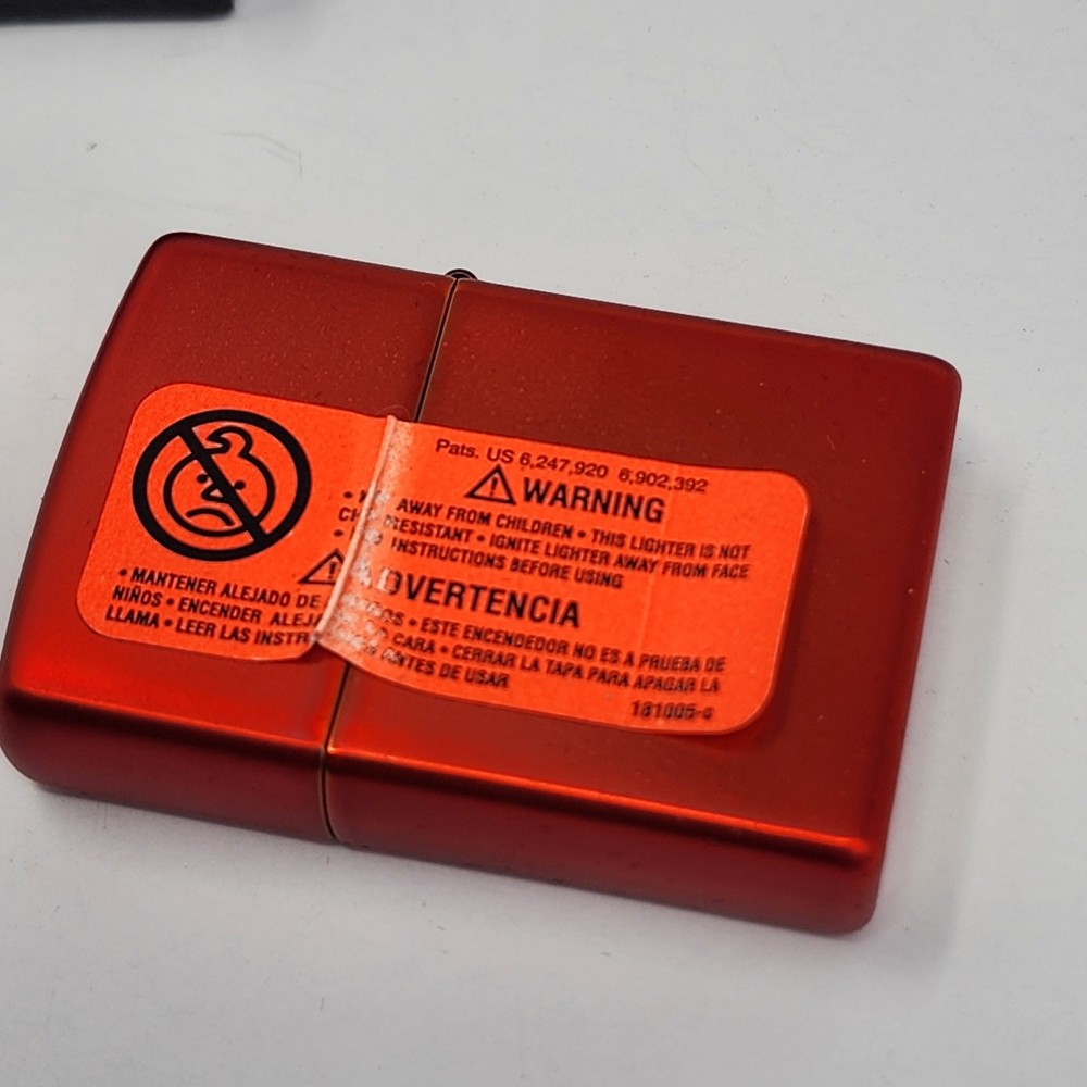 NWT Zippo Snap On Lighter