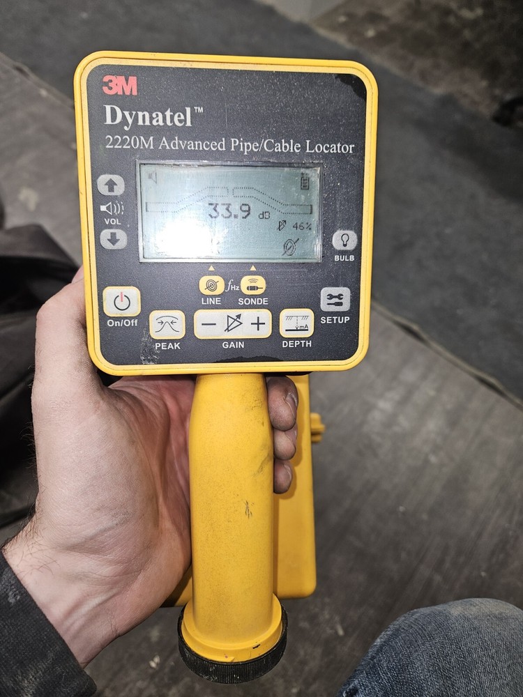 3M Dynatel Advanced Pipe/ Cable Locator 2220M