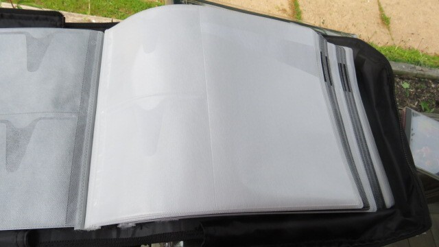 DVD /CD/Blu-ray Case, HOLDS 200 Discs and 100 Booklets Capacity, Storage Binder,