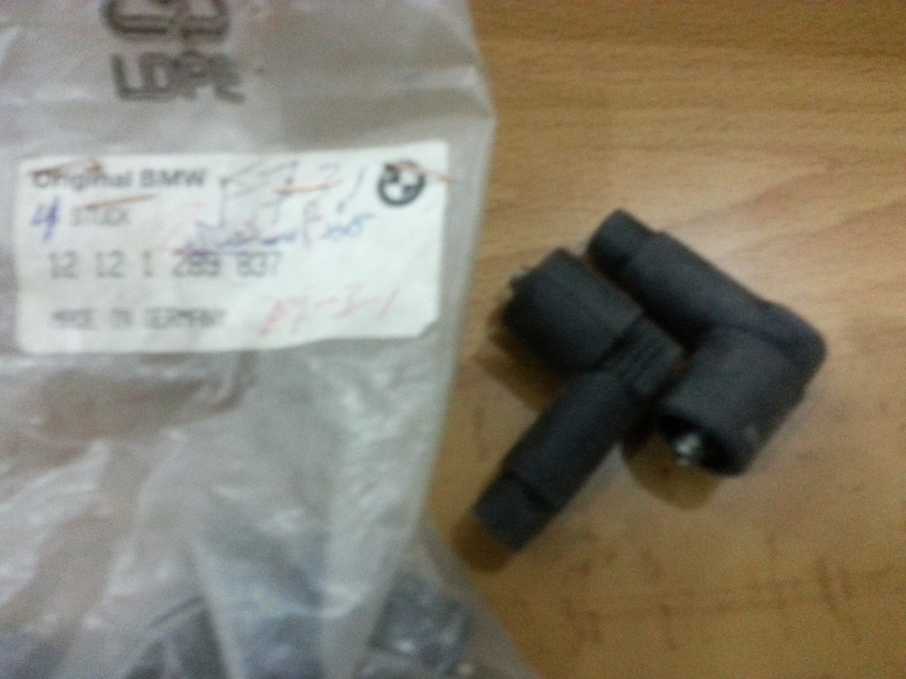 NEW OEM BMW 12121289837 SUPPRESSING SOCKET