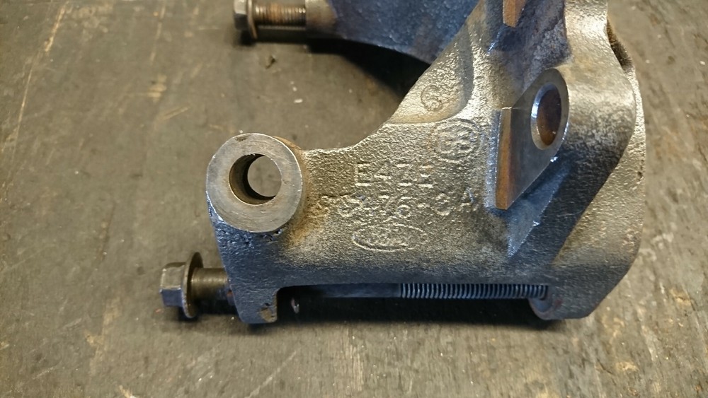 holder Ford Mustang 2,3l E47E