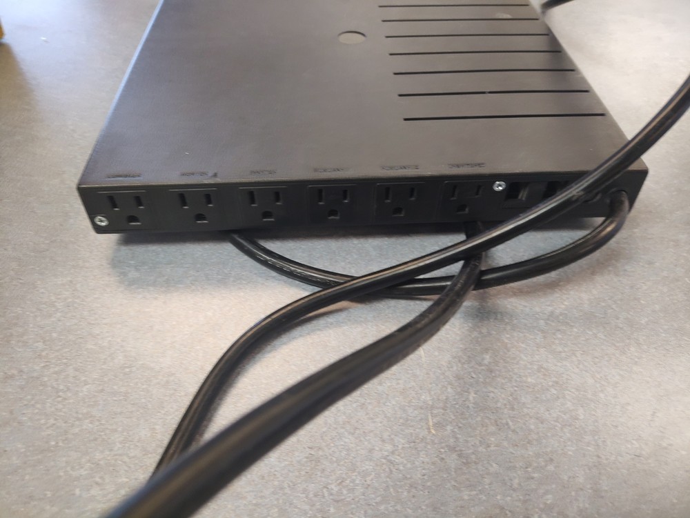 Newpoint Switcher 2000 Plus 6 Outlet Surge Protector TESTED WORKS