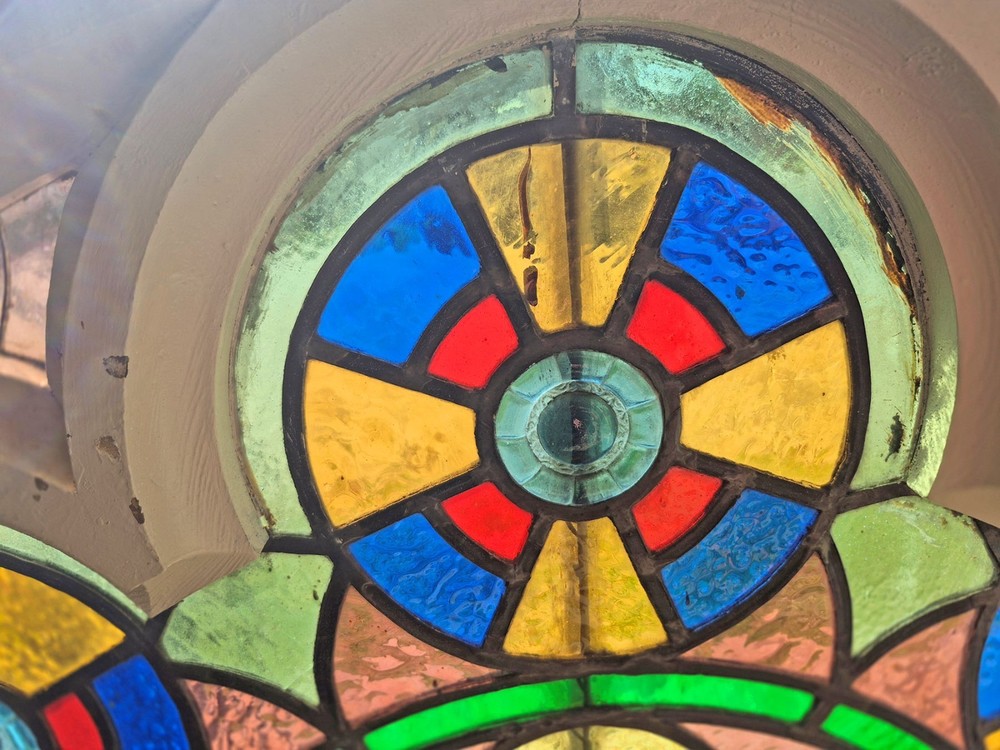 VICTORIAN STAINED GLASS ARCH WINDOW GOTHIC FRAME (2)
