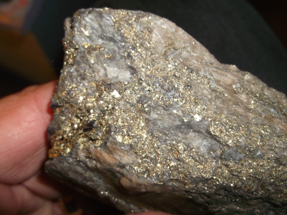 Gold, silver, copper, 225 grams samples ,ore high grade .