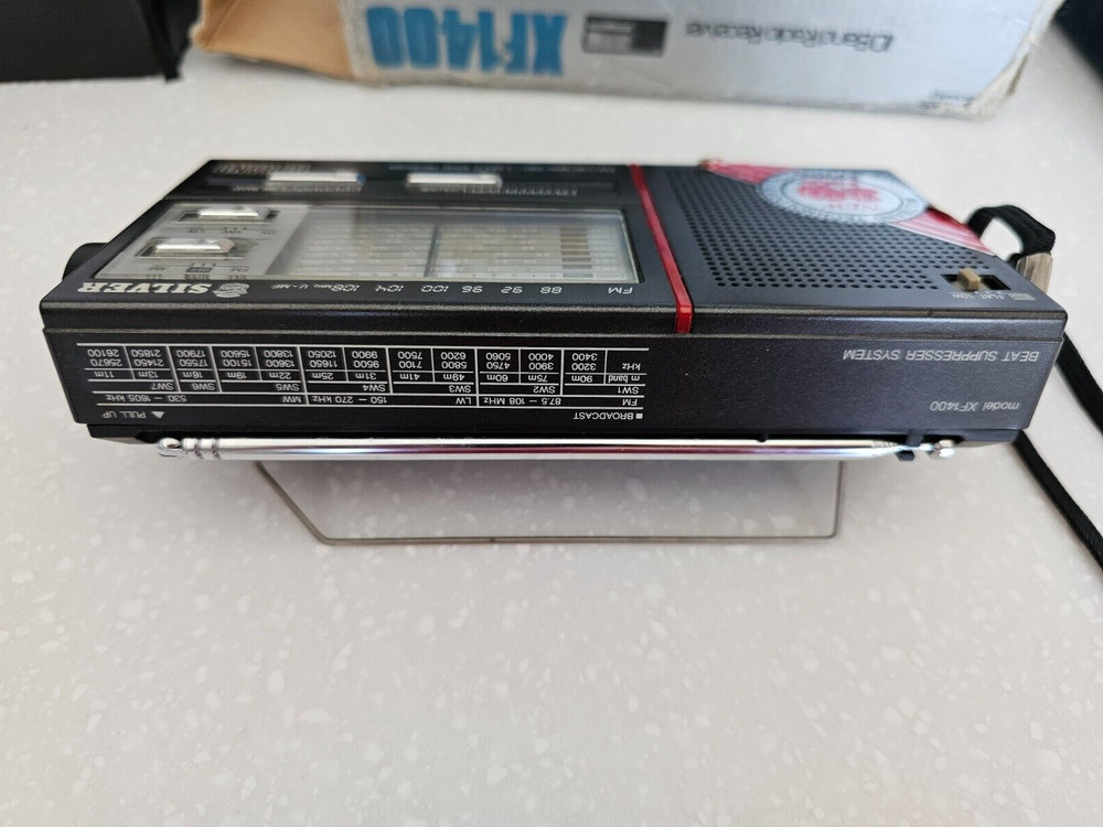 Radio Silver XF2400