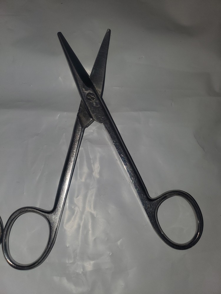 2 Pcs Surgical Instruments 5. 5" Serated forceps and 5.75"scissors