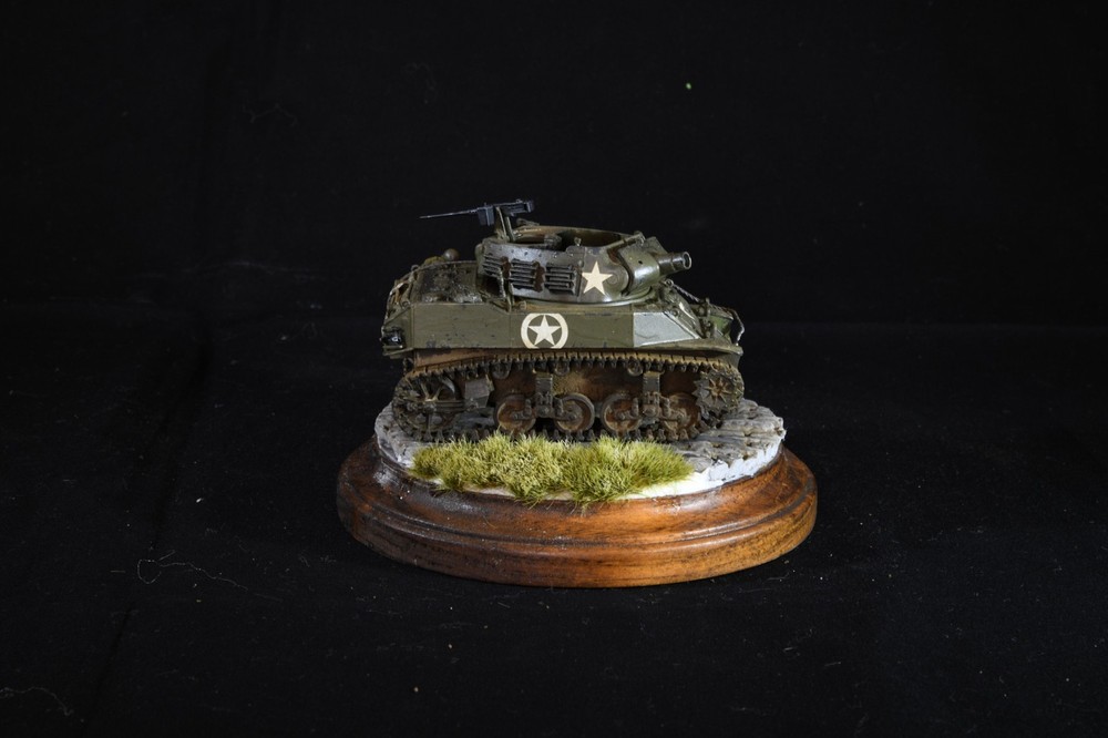 1/48 Scale M8 Scott w/Display Base